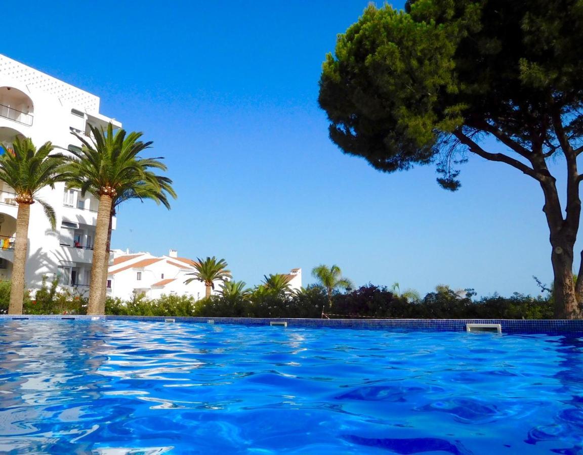 Modern Apartment Stunning Sea Views And Pool 네르하 외부 사진