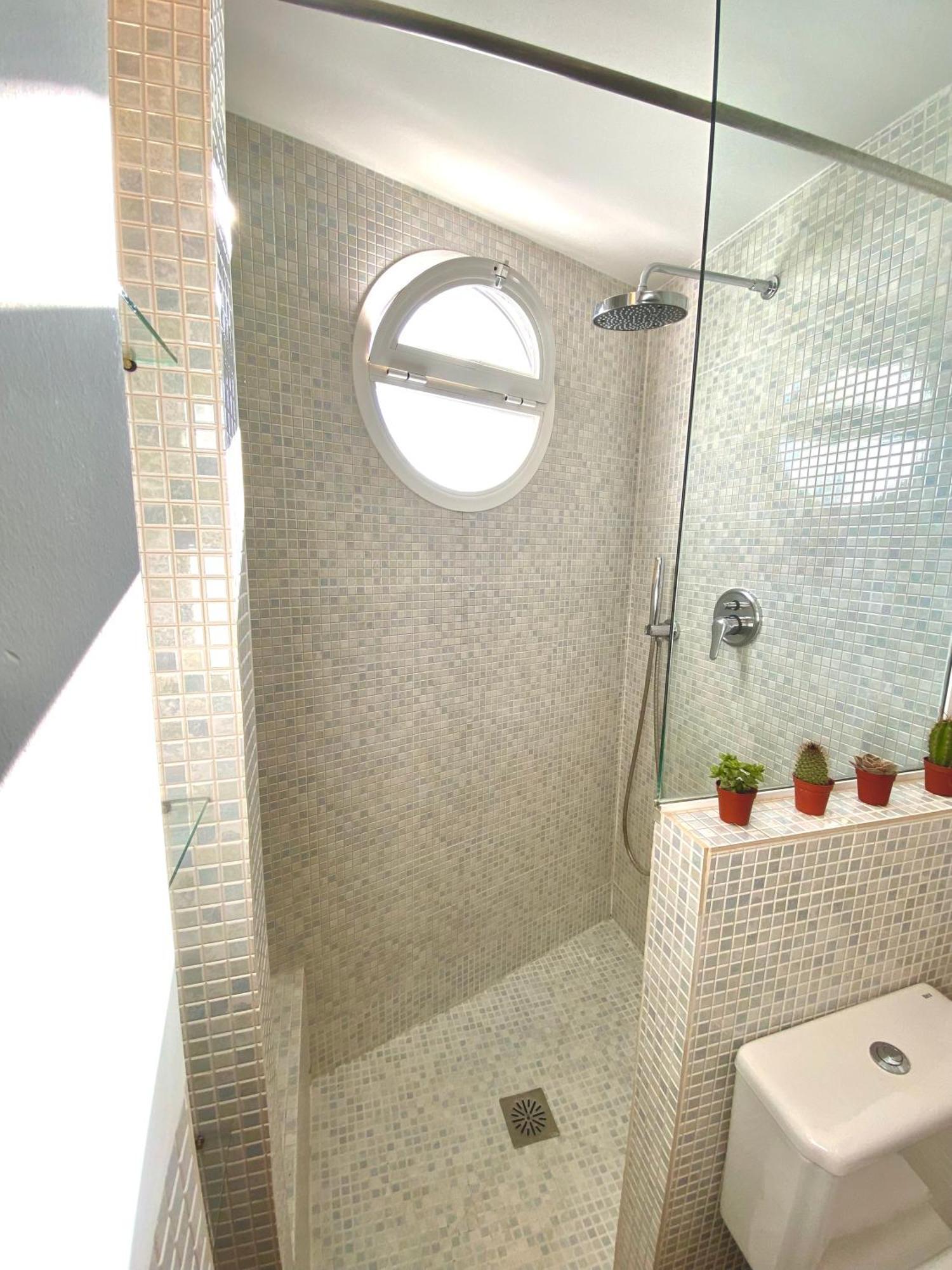 Modern Apartment Stunning Sea Views And Pool 네르하 외부 사진