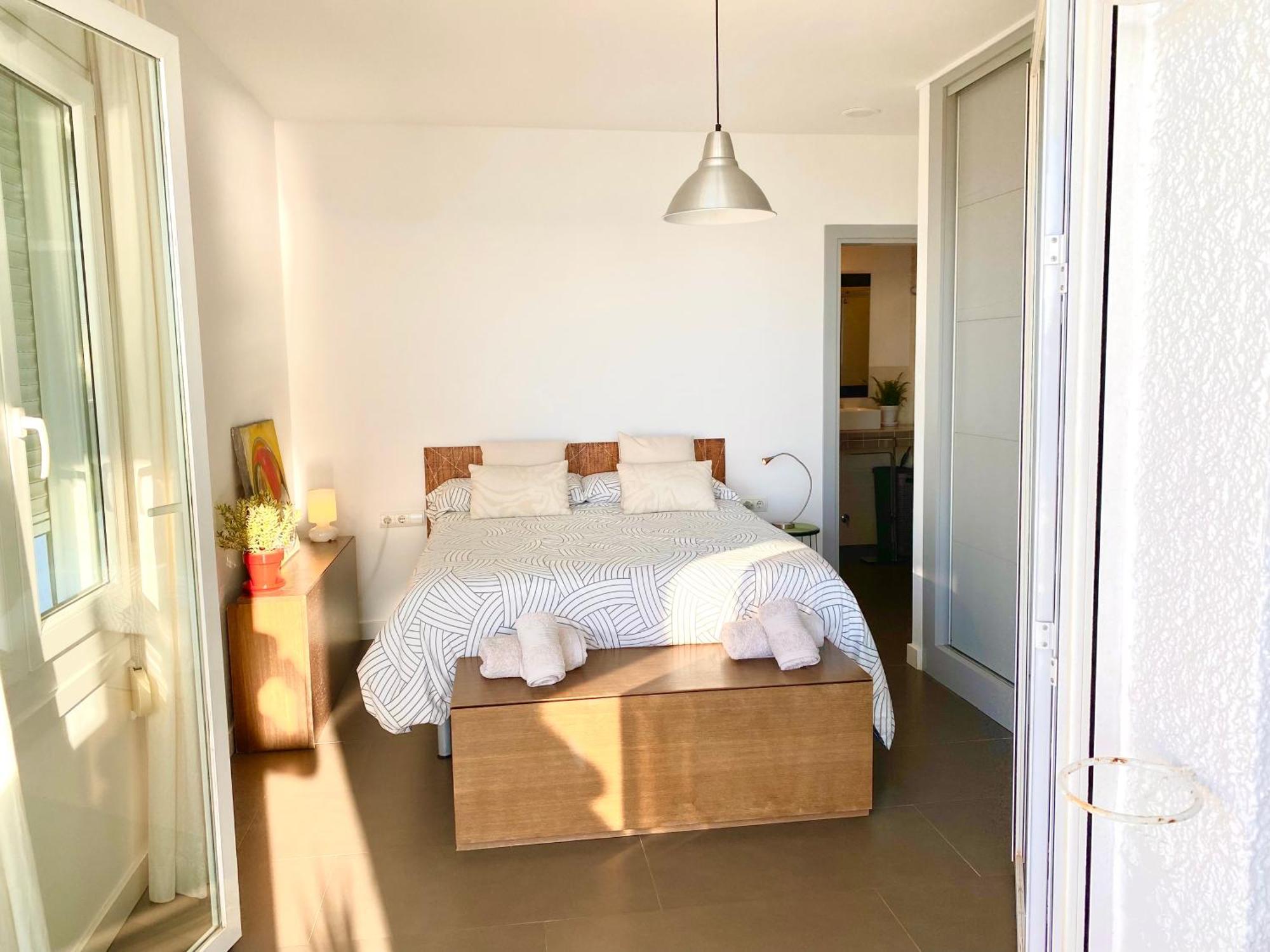 Modern Apartment Stunning Sea Views And Pool 네르하 외부 사진