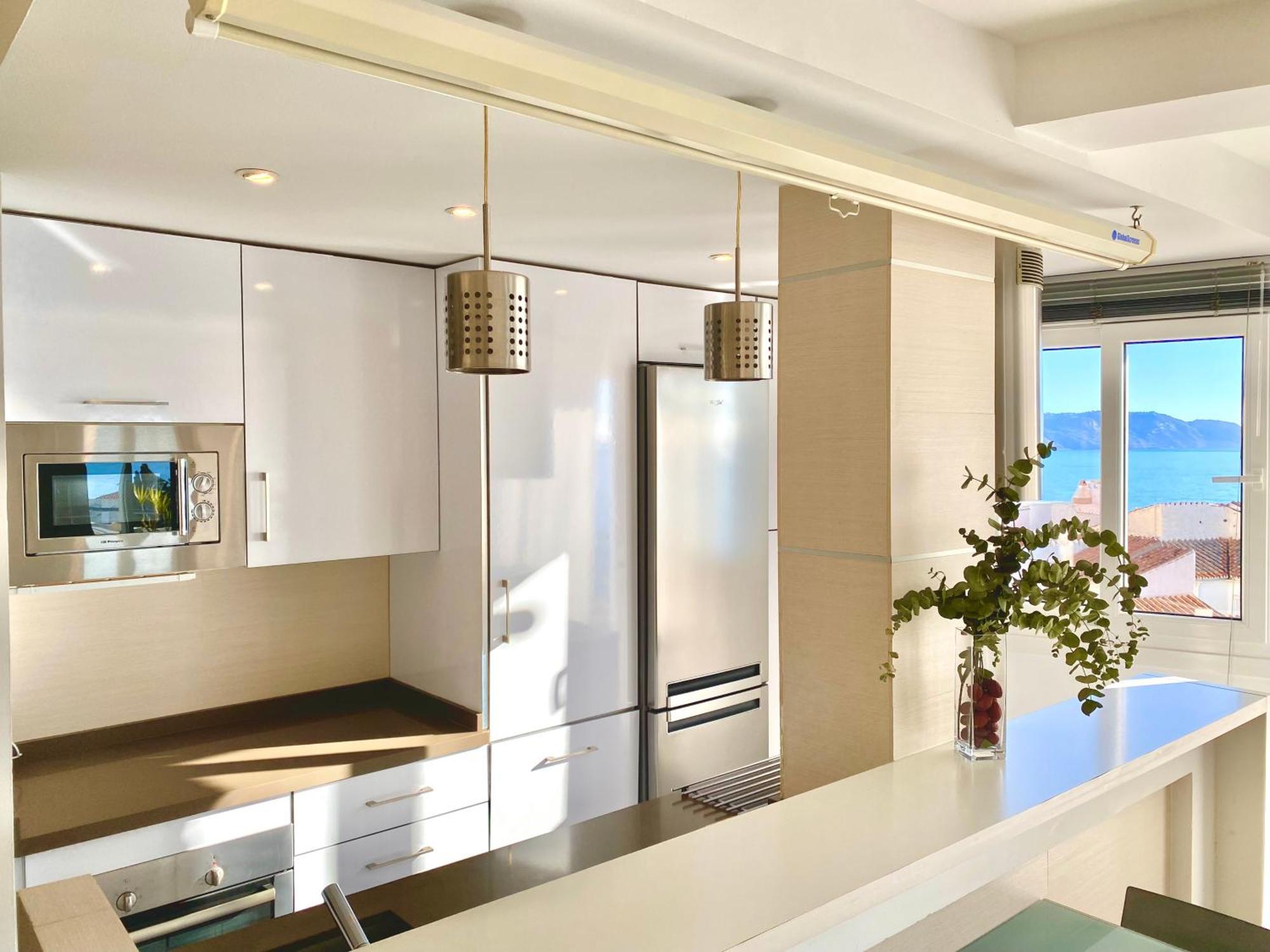 Modern Apartment Stunning Sea Views And Pool 네르하 외부 사진