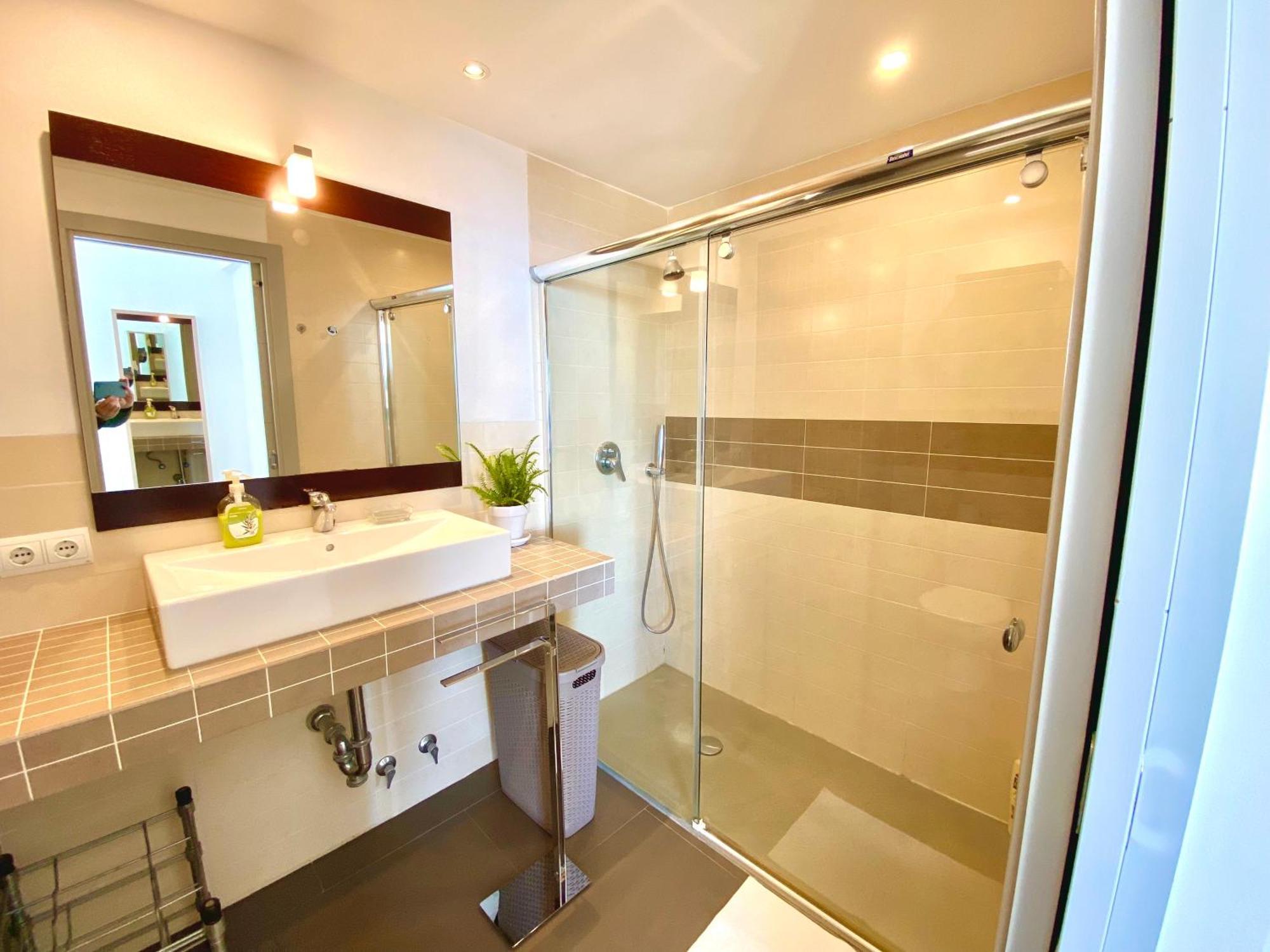 Modern Apartment Stunning Sea Views And Pool 네르하 외부 사진